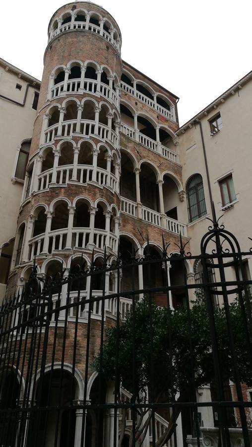 Pensión Alloggi Scala Del Bovolo Venecia