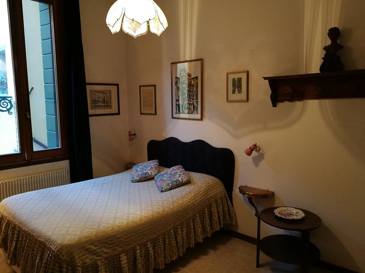 Alloggi Scala Del Bovolo Pensión Venecia